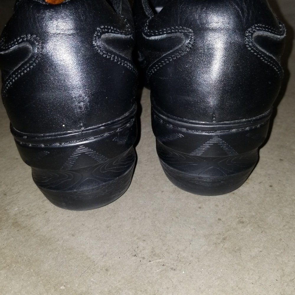Black clogs - Picture 3 of 3